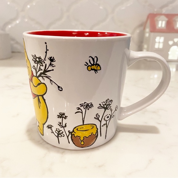 Winnie the Pooh Mug Honeycomb Bee - Picture 5 of 9